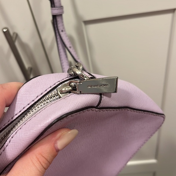 ✨Michael Kors Jet Set Crossbody - Lilac✨ - Picture 4 of 5